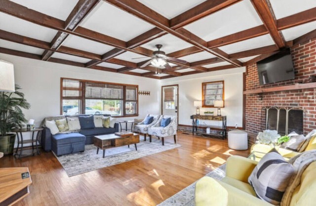 Charming renovated 4 Bedroom Ranch walking distance to the Silver Comet Trail!n