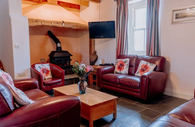 Charming Rural Escape | Hot Tub | Play Room |BBQ