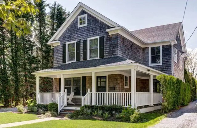 Charming Southampton Villa-ge Minutes to the Beach