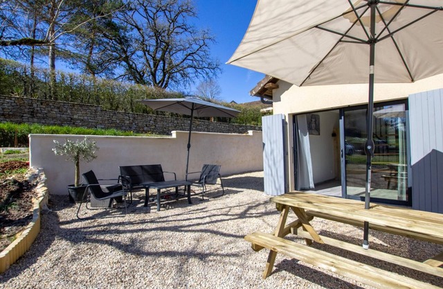 Charming studio with private garden in the heart of Dordogne
