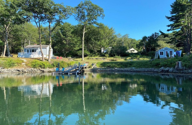 Charming Waterfront Cottage on Chauncey Creek