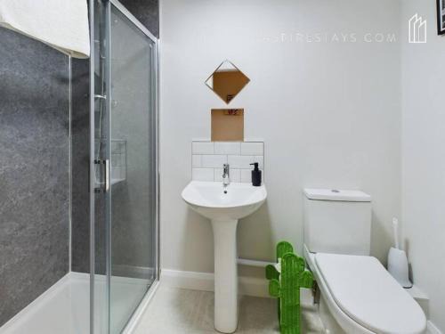 Chic 1-Bedroom Apartment