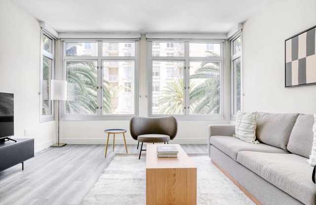 Chic Mountain View 2BR w/Roof Deck & W/D, near highways, by Blueground