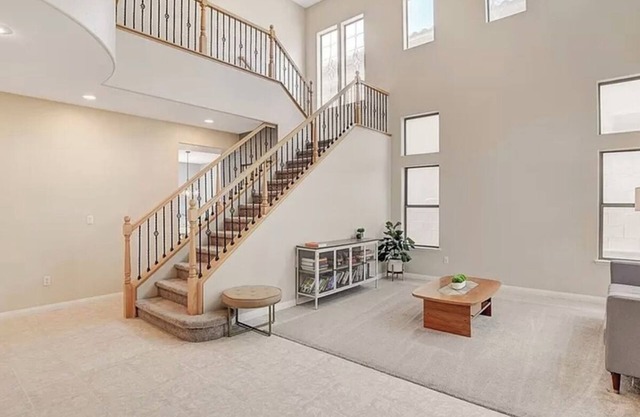 Chill Charming 1or 2 PRIVATE BEDROOMS available -Stunning View