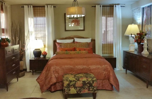 Christy's Villa # 4 "Spacious,Beautifully decorated one bedroom w/Bathtub!