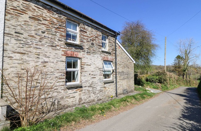 CILRHIW ISAF, family friendly, character holiday cottage in Pencader