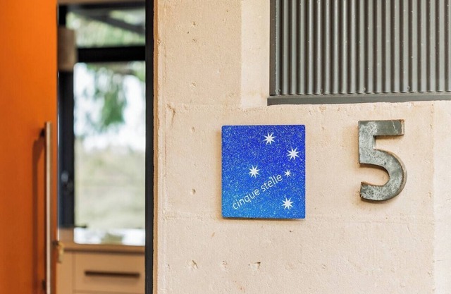 Cinque Stelle xB7 spacious villa private bushland