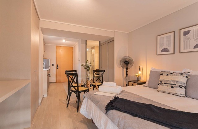 City Haven Studio Apartment for Two in Nunoa