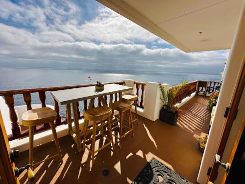Cliffside Villa W Ocean Views & Balcony