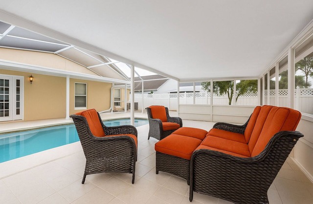 Close to Diney World/Golf Club/UCF/10 Guest/Pool/Laundry