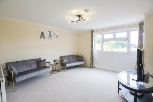 CLOSING DOWN SALE CALNE SLEEPS 6 pet-friendly
