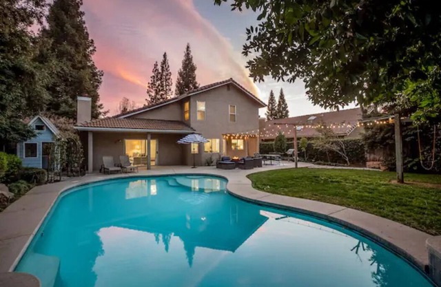 Clovis House, Pool, Fire Pit, BBQ, Playhouse, 3/2.5