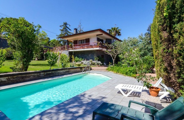 Club Villamar - Cozy house with a beautiful garden with lawn and private pool situated in a quiet.