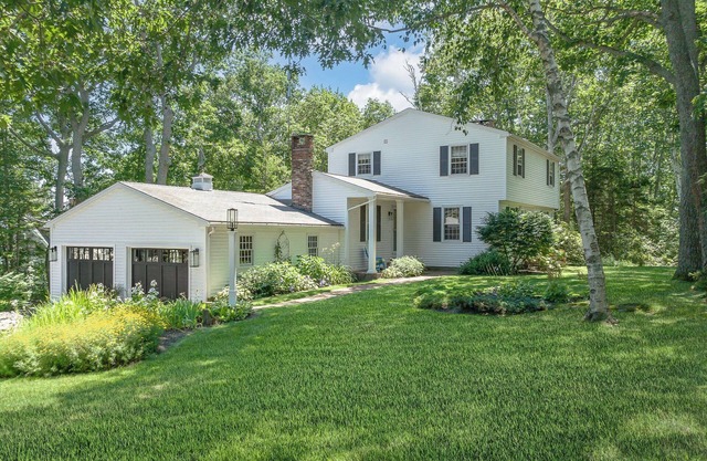 Coastal Cape Elizabeth, cozy, clean, quiet home, biking distance to beaches.