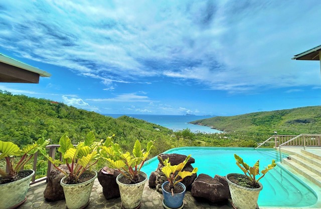 Coastal Luxury for two – Spring Estate Hideaway