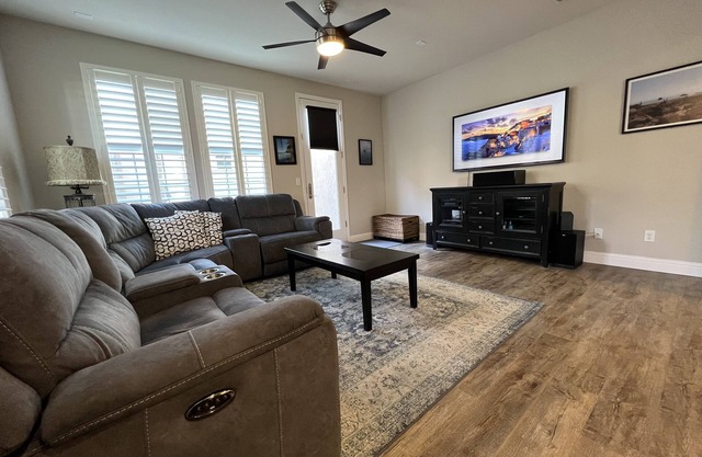 Coastal Vibes Cal King Bed Trails