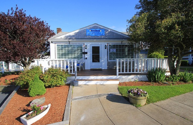 Colonial Acres Resort