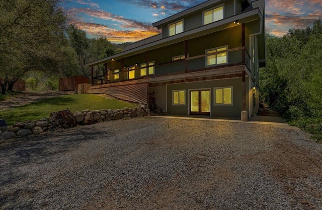 Comfort in Nature, Multi-Family, 3 Kings + 4 Twins + 2 Queens, BBQ