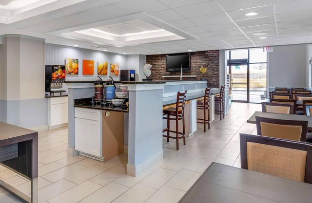 Comfort Inn Hyannis - Cape Cod