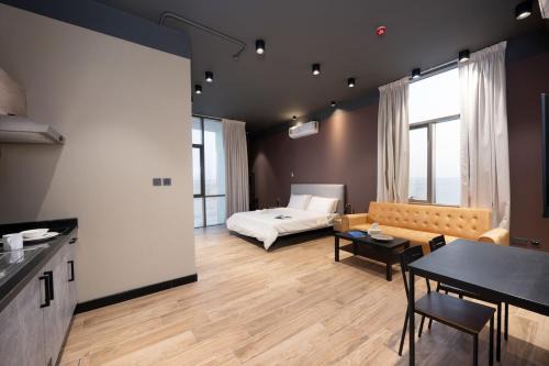 Comfort meets Luxury Studio by Spacey Duqm 83
