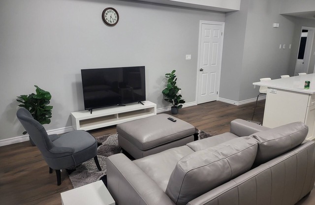 Comfortable 2-Bedroom, 2-Bathroom Apartment in Kitchener - Perfect for everyone!