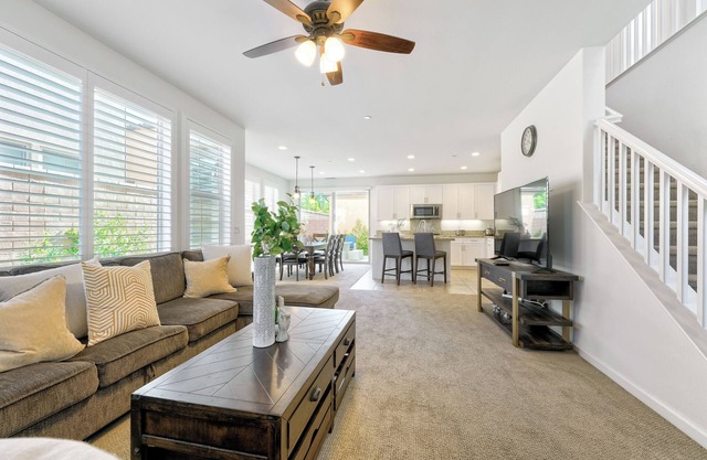 Comfortable 4BR Living｜Family-Friendly｜Patio Escape｜Tennis Park Nearby #41153