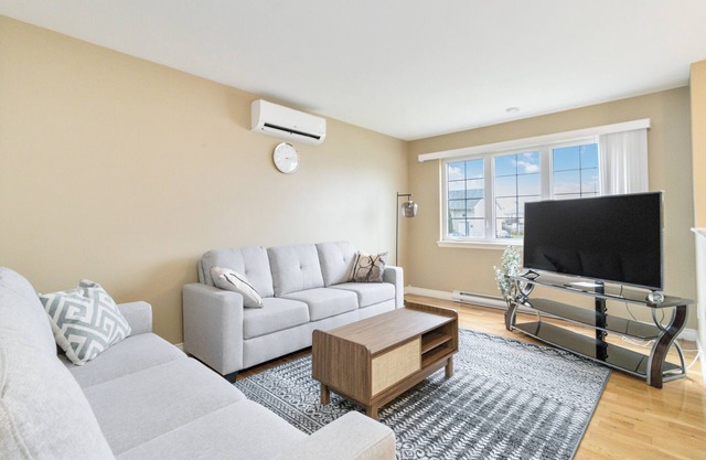 Comfortable and Comfortable 3-bedroom home.