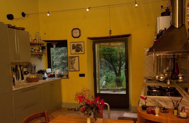 Comfortable apartment in an ancient Tuscan country house with terrace and garden