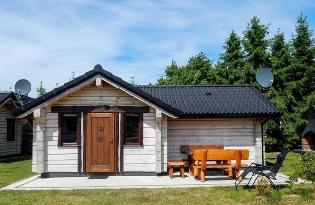 Comfortable holiday houses, swimming pool for children, near the lake, Osieki