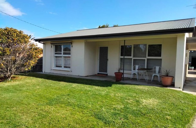 Comfortable three bedroom home close to the beach