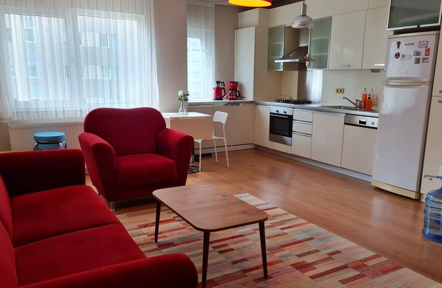 Comfortable & warm flat, 5-10 minutes walk close to the metro station