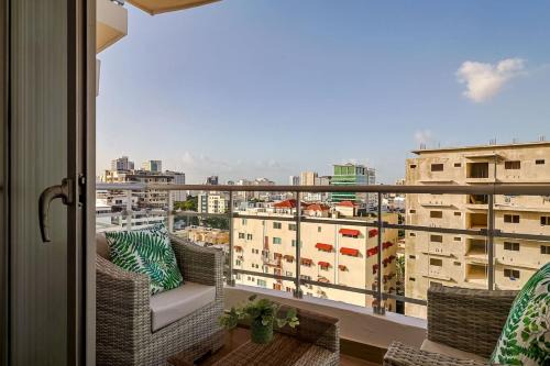 Comfy 1BR Centric Apt King Bed