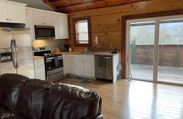 Comfy Cottage Next to State Park/Lake/ATV Trails