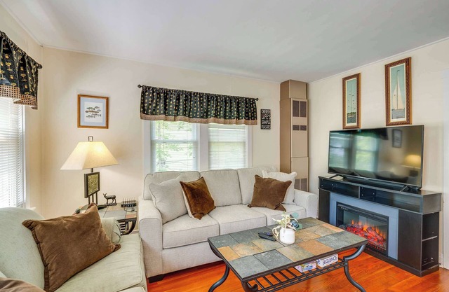 Como Cottage – Stay for 6!