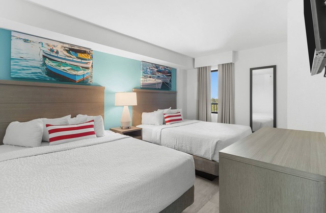 Compass Cove Resort