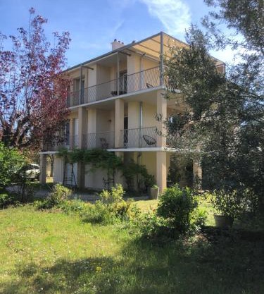 Condrieu et parking voiture vélo 2 ème étage