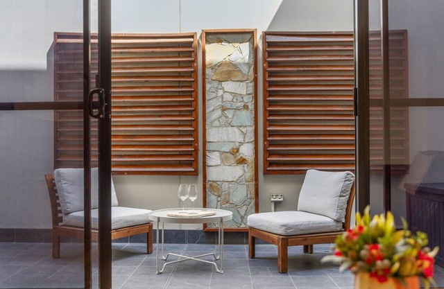 Contemporary Subi Apartment with all Amenities!