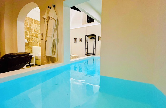 Corte Gabellone historic home, suites with private pool in the heart of Nardò