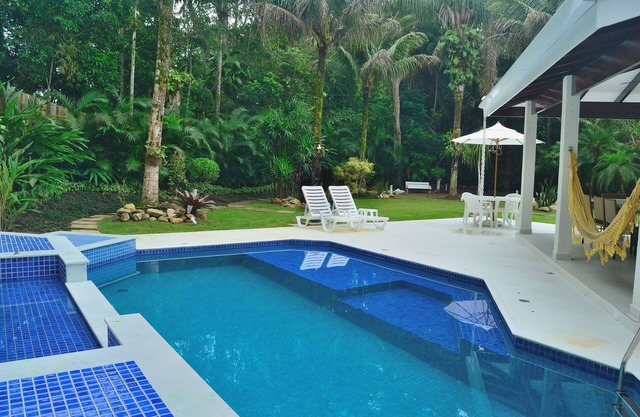 COSTA DO SOL 180m FROM GUARATUBA BEACH, ROOM 3 SUITE AIR COND. WIFI