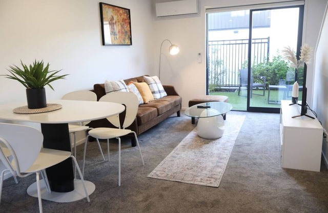 Cosy 2BR House in Carrington Rd