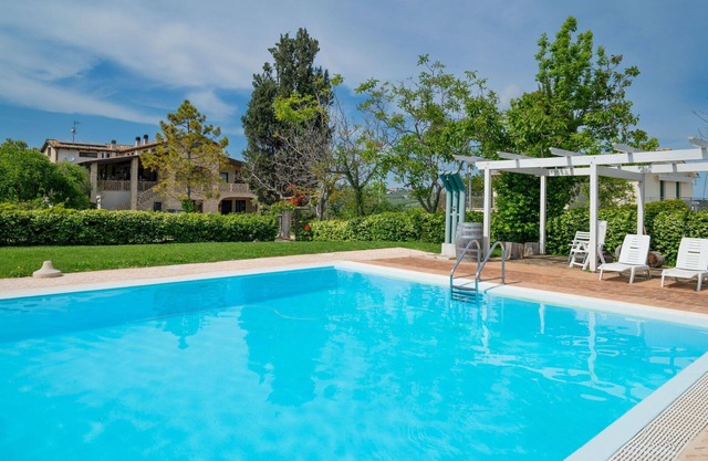 Cosy apartment for 4 guests with A/C, WIFI, pool, TV, patio and pets allowed