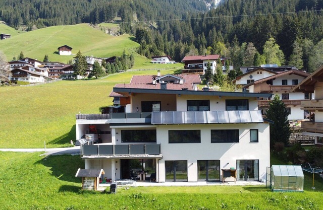Cosy apartment for 4 people with WIFI, TV and terrace