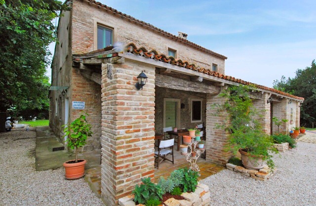 Cosy apartment for 2 guests with A/C, pool, WIFI, TV, patio and pets allowed