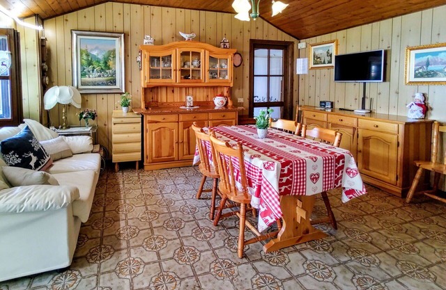 Cosy apartment for 4 people with WIFI, TV, terrace and pets allowed