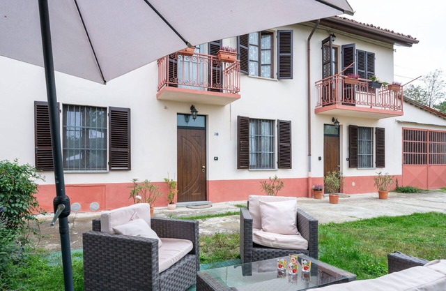 Cosy apartment for 6 people with WIFI, patio, pets allowed and panoramic view