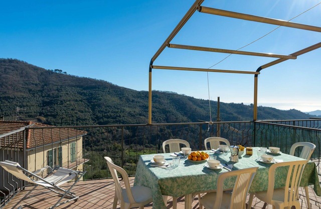 Cosy apartment for 7 guests with WIFI, TV, terrace, pets allowed and panoramic view