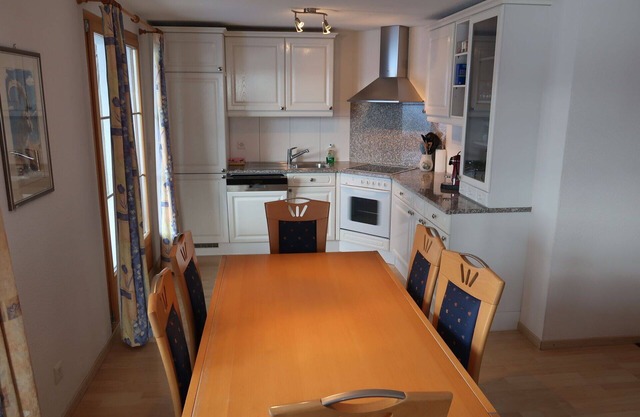 Cosy apartment for 8 guests with WIFI, TV, terrace, pets allowed and panoramic view