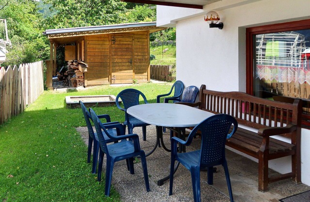 Cosy apartment for 9 people with WIFI, TV and terrace