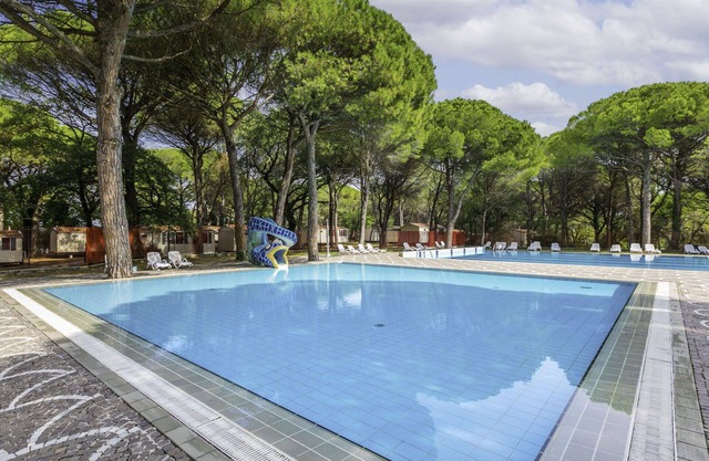 Cosy apartment in villa for 6 guests with pool, A/C, WIFI, terrace and pets allowed