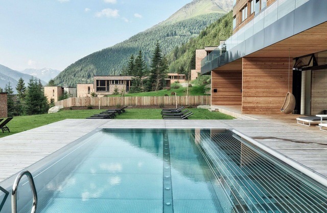 Cosy apartment in villa for 6 people with pool, WIFI, TV, balcony and panoramic view